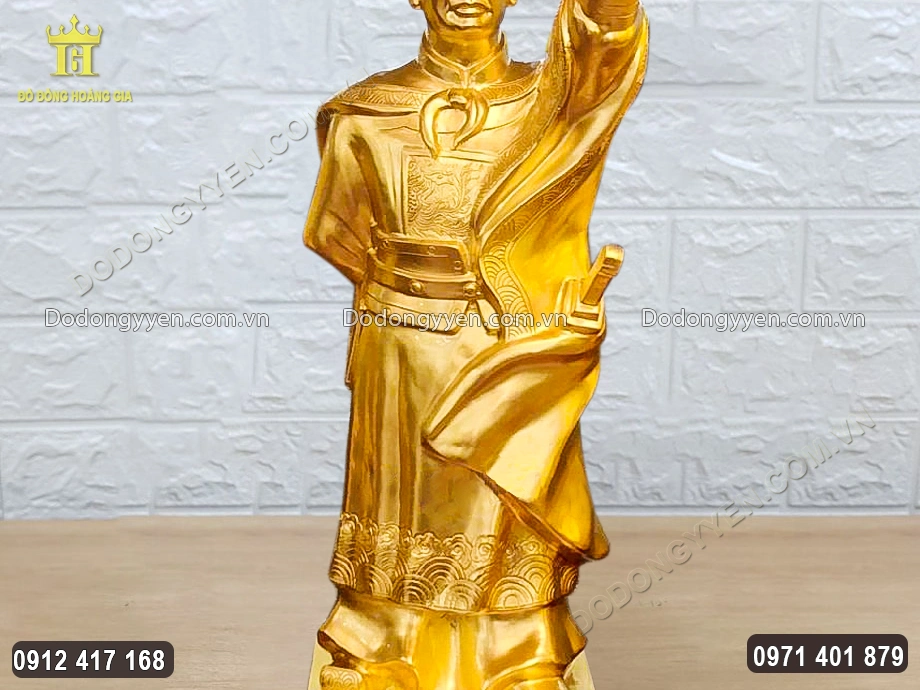 Ng&agrave;i được đ&uacute;c theo d&aacute;ng đứng chỉ tay